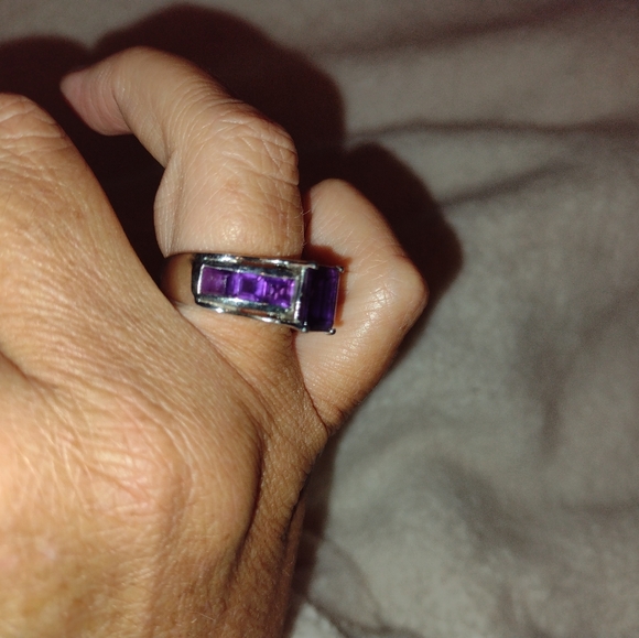 Ring - Picture 2 of 8